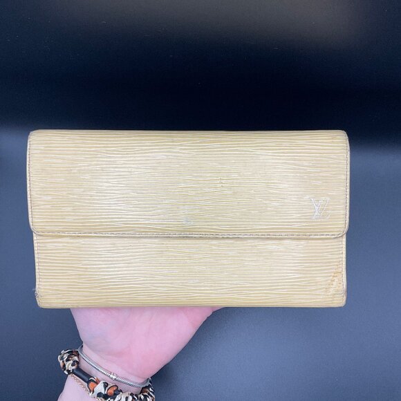 Louis Vuitton Porte-Tresor Epi Leather International Wallet cream + COA - Picture 1 of 7
